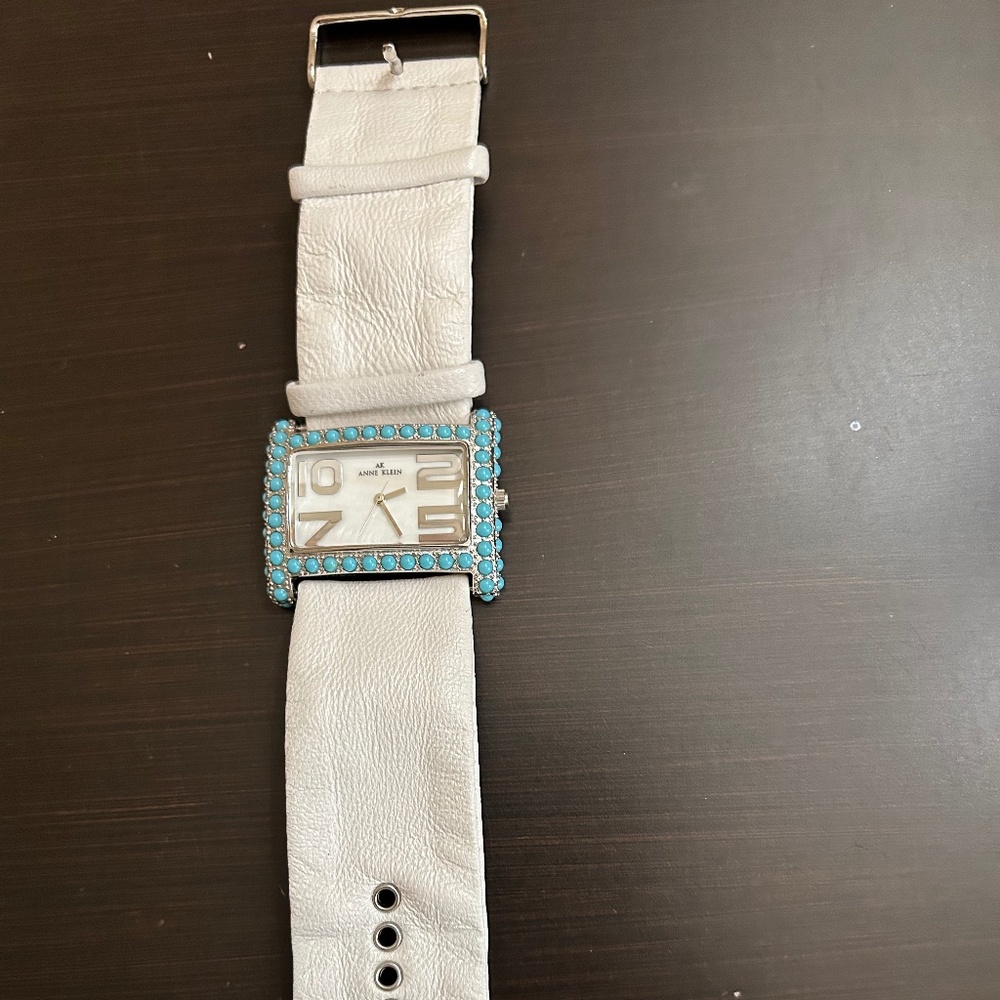 Watch - Picture 4 of 5